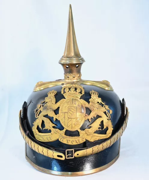 Bavarian Infantry Officers Pickelhaube Visuel 1 principal